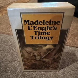 Madeleine L’Engle’s Time Trilogy: Boxed Set Vintage DELL Paperback Books - Bild 1 von 6
