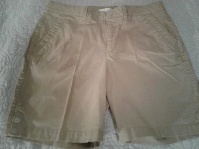 Shorts Gloria Vanderbilt. Feminino tamanho 12, cáqui bronzeado com 4 bolsos - Imagem 1 de 4