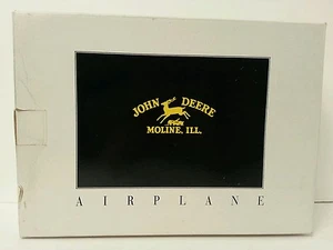 NUOVO John Deere Airplane Bank #35002 Spec Cast 1992 come nuovo - Foto 1 di 4