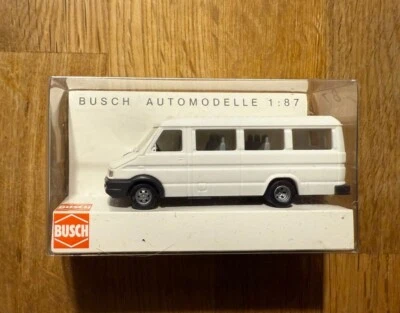 Top: Busch 47901 Iveco Daily Kombi Lang Weiß  Automodell 1:87! - Bild 1 von 3