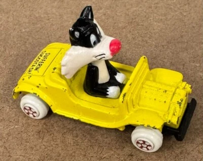 Vintage Sylvester the Cat in Yellow Old Car Ertl Looney Tunes Diecast Car - Image 1 of 3
