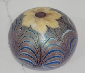 1974 Orient & Flume Vintage - 136 H Pulled Feather Art Glass Paperweight - Picture 1 of 6