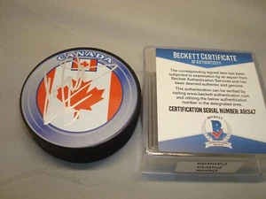 Denis Potvin signed Team Canada Hockey Puck handsigniert Beckett BAS COA 1A - Bild 1 von 4