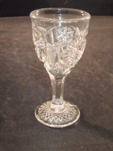 VINTAGE PRESSED STAR PATTERN CORDIAL GLASS LIQUOR WINE STEMMED LIQUORE EPAG USA - Picture 1 of 7