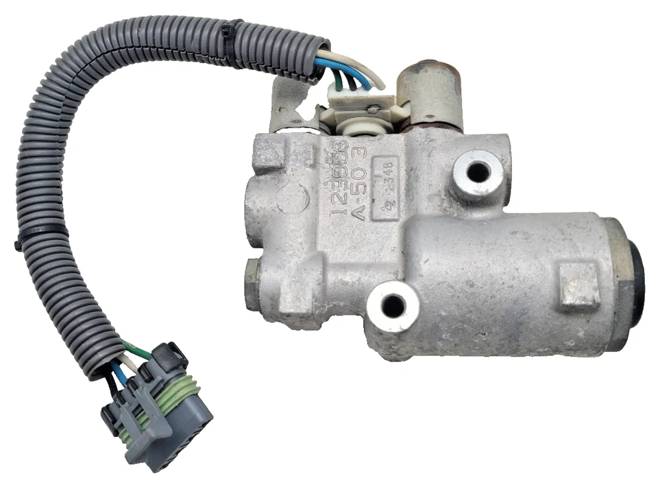 1988-2002 CHEVROLET C3500 CHEVY ABS BRAKE PROPORTIONING VALVE w Plug OEM - Image 1 of 4