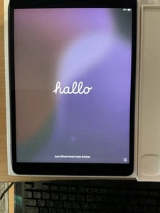 Apple iPad Air (3. Generation) 256GB, WLAN, 26,67 cm (10,5 Zoll) - Space Grau - Bild 1 von 3
