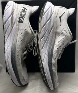Tenis Hoka One One Clifton 8 para hombre 11D gris blanco - Usados - Imagen 1 de 12