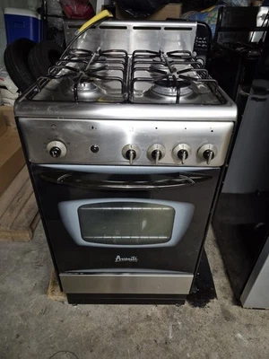 Estufa Avanti usada. Foto 1 de 4