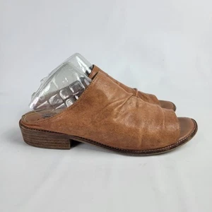 Sofft Womens Size 11M Brown Tan Leather Open Toe Slip On Sandals Flats Shoes - Picture 1 of 9