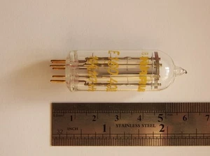Resonador de cristal de cuarzo vintage NARVA 104.117 kHz QTY = 1 - Imagen 1 de 3