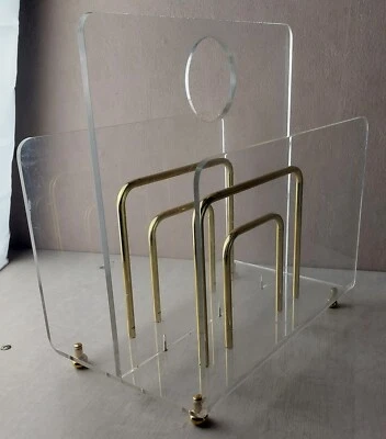 Ancien grand porte revue, design, en plexiglass et métal doré, vintage - Photo 1/4