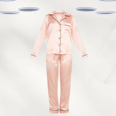 Conjunto de pijama de satén Ex Boohoo para mujer manga larga Bride Squad en rosa (defecto) Foto 1 de 4