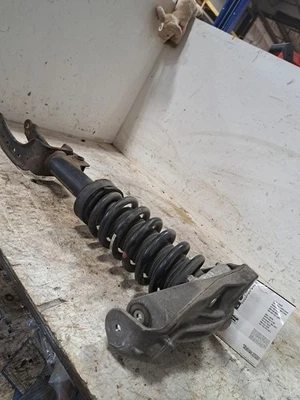 Puntal lado del conductor izquierdo 2014 Q7 Audi Sku#4212884 Foto 1 de 4