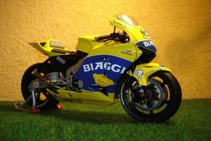 1:12 Honda RC211V M.Biaggi 3 Camel 2004 MINICHAMPS 00893 - Bild 1 von 1