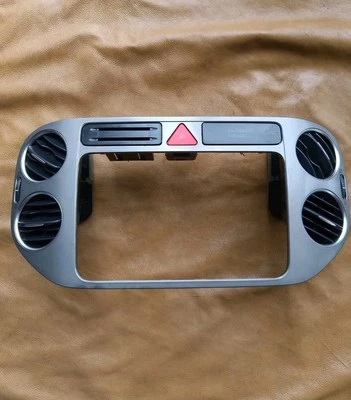 Volkswagen Tiguan 2009 2010 2011 tablero central radio bisel moldura Foto 1 de 4