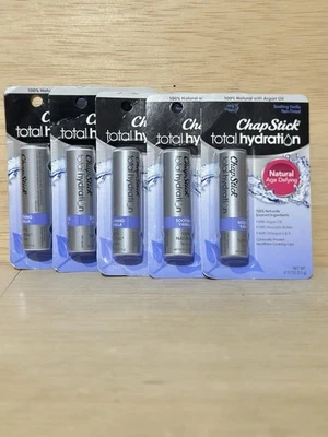 Lote 5 -Chapstick Hidratación Total Natural Desafía la Edad Calmante Vainilla Cuidado Labial Foto 1 de 2