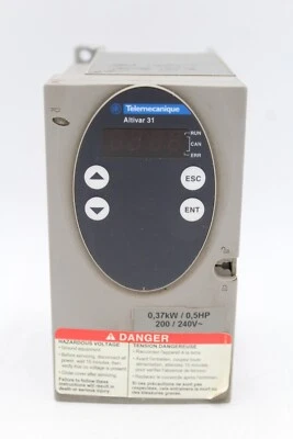 Convertidor de frecuencia Telemecanique ATV31H037M2 Foto 1 de 4