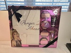 NUEVO Juego de baño Paris Hilton de lujo de 7 piezas Mimos días por delante - Bata de felpa, manteca corporal - Imagen 1 de 7