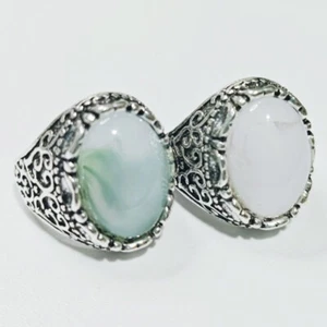 Venta al por mayor 20 piezas Retro Mixto Incrustaciones Piedra Ovalada Aleación Zinc Anillo Hombre - Imagen 1 de 6