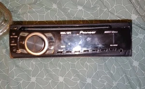 Reproductor de CD receptor auxiliar remoto radio AM/FM en tablero Pioneer DEH-1300MP para automóvil  - Imagen 1 de 3