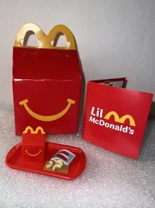 NUOVO, LIL McDonald's Happy Meal Toys 2025 #18 Lil VASSOIO con FETTE DI MELA 1441 - Foto 1 di 9