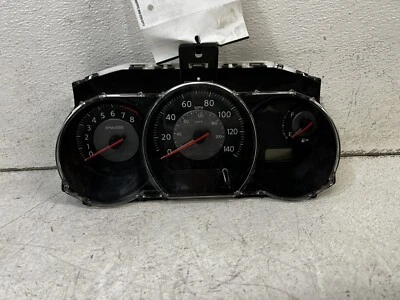 2009 Nissan Versa 1.6L M/T painel velocímetro tach medidores painel de instrumentos fabricante de equipamento original  - Imagem 1 de 4