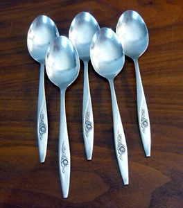 Oneida Stainless Oneidacraft Deluxe Lasting Rose 5 Soup Spoons - Picture 1 of 2