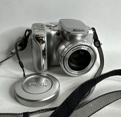 Kodak EasyShare Z612 6.1MP Digital Camera - Silver Untested - Image 1 of 4