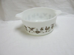 PYREX EARLY AMERICAN ON WHITE 1 1/2 QT CASSEROLE BOWL OVENWARE #474B NO LID - Picture 1 of 6