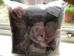 CATHERINE LANSFIELD SEAT PADS X 2 DRAMATIC FLORAL 40 x 40 cm - Picture 1 of 2