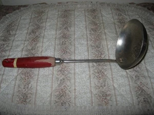 Vintage Küchenutensilien - ROTER GRIFF - SCHÖPFKELLE / LÖFFEL - Bild 1 von 5