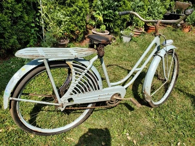  Elgin Vintage Step Thru  frame Ladies Bicycle 1940 Model Fenders & Chain guard - Image 1 of 4