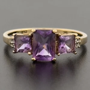 9ct Yellow Gold Amethyst & Diamond Three Stone Ring Size O 1/2 Hallmarked - Picture 1 of 9