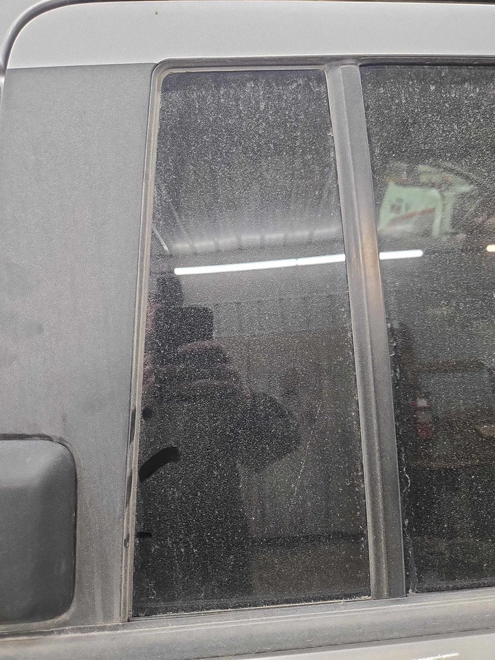 Used Rear Right Door Vent Glass Rear fits: 2015 Jeep Compass R. privacy tint Rea Foto 1 de 4