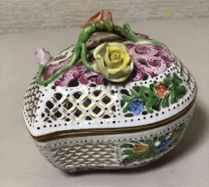 Herend Fantasy Heart-Shaped Bonbonnière (Pre-owned) - Picture 1 of 7