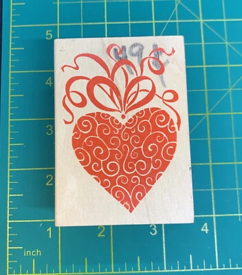 Estampilla de goma montada en madera para toda la noche 190H elegante cinta de amor corazón Foto 1 de 4