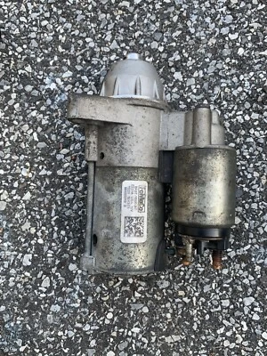 Motor de arranque Ford Mustang 2010 usado OEM también se adapta a Expedition, Navigator y F-150 Foto 1 de 3