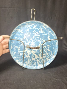 Antique Blue and White Swirl Granite-ware Lid, With Wire Wall Holder - Picture 1 of 13