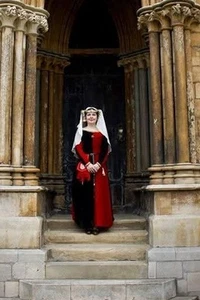 Red & Green Velvet Medieval Dress With Matching Coat - Picture 1 of 12