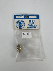 NJ International HO/O Scale #4203 Brass Signal Light Enclosure - Picture 1 of 3