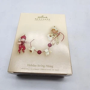 Hallmark 2007 Holiday String-Along Elves Popcorn String Cranberries  - Picture 1 of 3