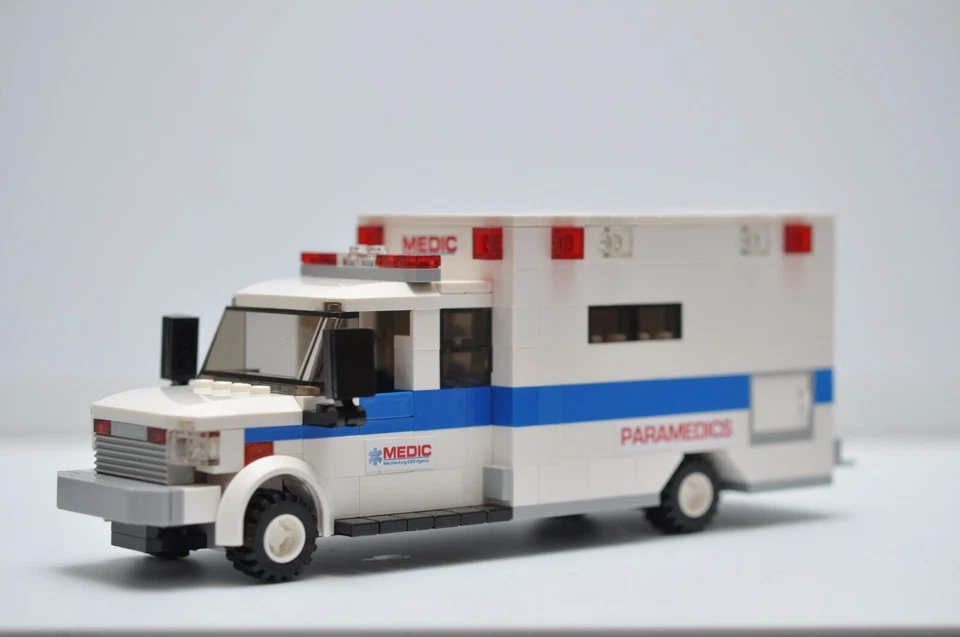 Ambulancia EMT Medic Mecklenburg EMS Modelo Personalizado compatible con Ladrillos LEGO® Foto 1 de 2