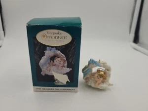 HALLMARK KEEPSAKE CHRISTMAS MEMBERS ONLY ORNAMENT ON CLOUD NINE 1994 Fast Ship - Picture 1 of 11