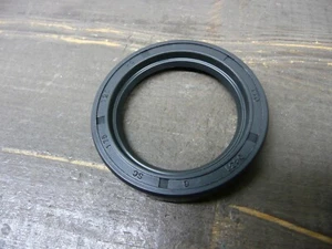 Borg Warner T10 Manual Transmission Input Oil Seal - Bild 1 von 3