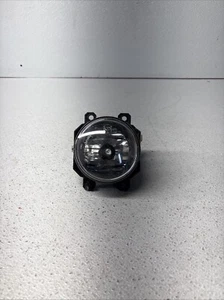 ✅ 2016 2017 2018 Toyota Prius Front Left Driver Side Fog Light Lamp A045053 OEM - Picture 1 of 15