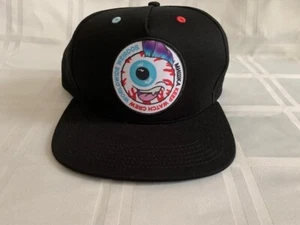 Seltene Mishka MNWKA Keep Watch Crew Druckknopflasche Augapfelmütze und Emaille Reversnadel - Bild 1 von 9