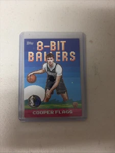 Ballers de baloncesto Cooper Flagg Rookie 2025-26 Topps de 8 bits #8B-31 RC Mavericks - Imagen 1 de 2