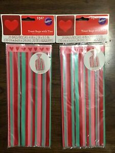 Lot Of 2 Pink Green Hearts Stripes Party Favor Treat Bags Twist Ties 40 total