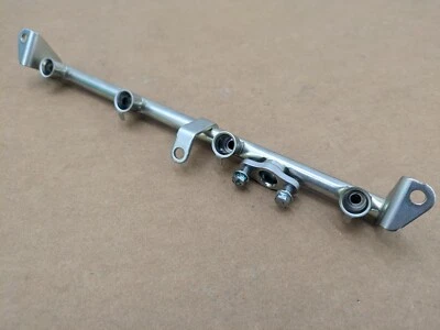 Honda CBR1000RR 2004-2007 riel de combustible secundario caja de aire superior inyector tubo de alimentación Foto 1 de 4