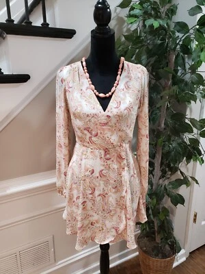 Vestido FOREVER 21 Feminino Bege Paisley Poliéster Decote V Manga Longa Comprimento do Joelho M - Imagem 1 de 4